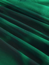 Robe mi-longues en maille à col en cloche et fente ruche