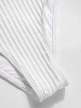 Ensemble bikini triangle col halter à bordures contrastées en dentelle florale