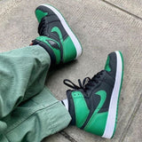Air Jordan 1 Retro High OG Pine Green Black