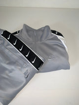 Ensemble nike taped