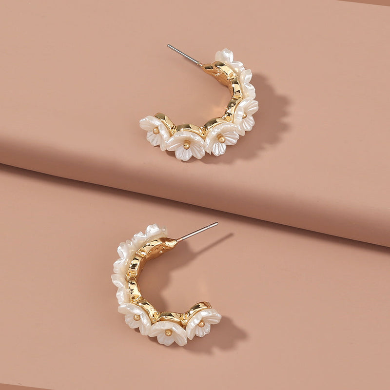 Resin White Flower Type C Stud Fashion
