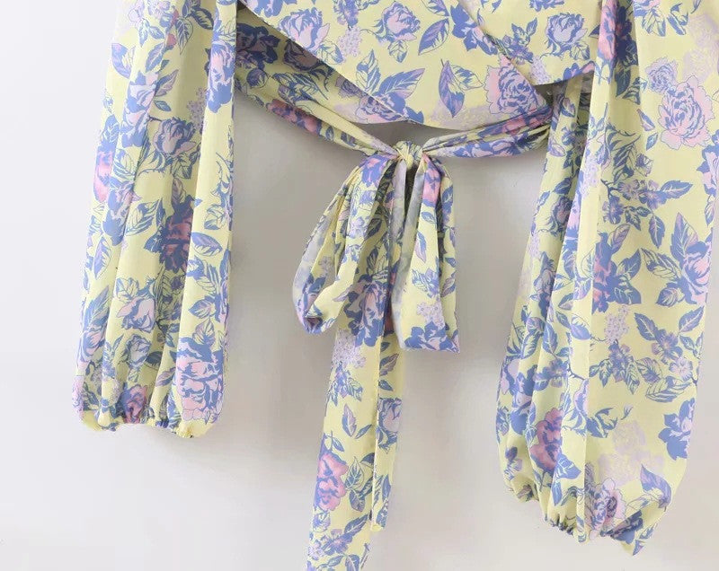 Vintage Floral Lantern Sleeve V-Neck Top