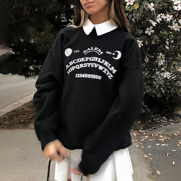 Loose sweatshirt with removable collar