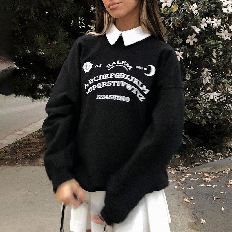 Loose sweatshirt with removable collar