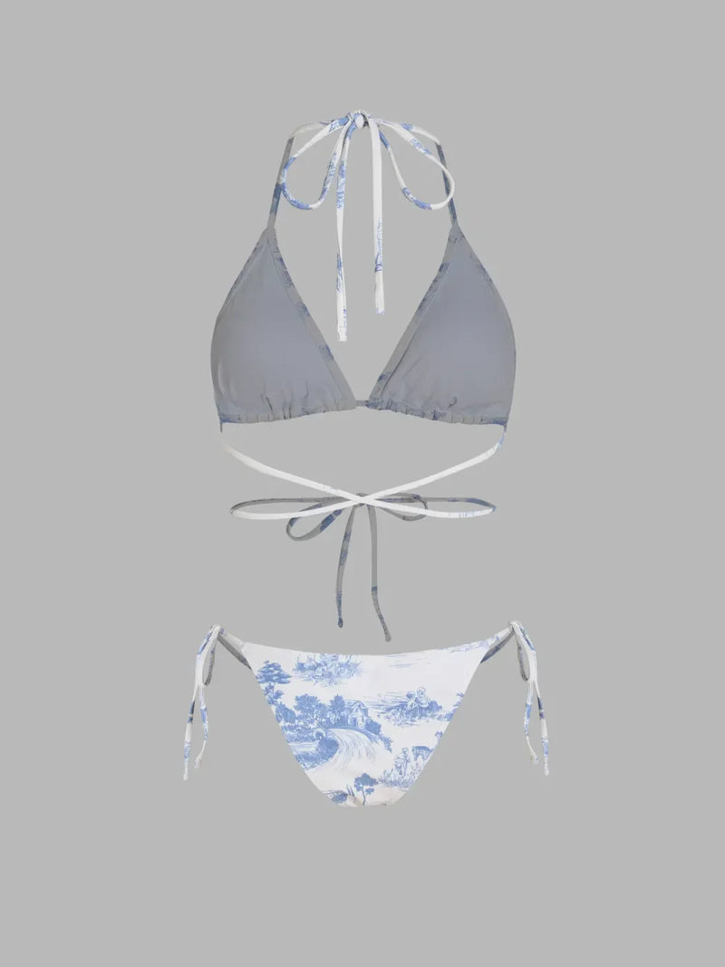 Ensemble bikini dos nu motif toile de Jouy avec sarong assorti