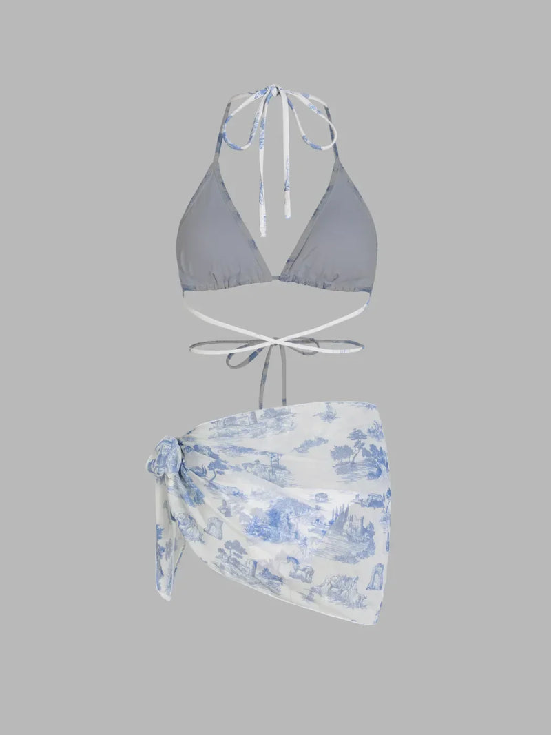 Ensemble bikini dos nu motif toile de Jouy avec sarong assorti