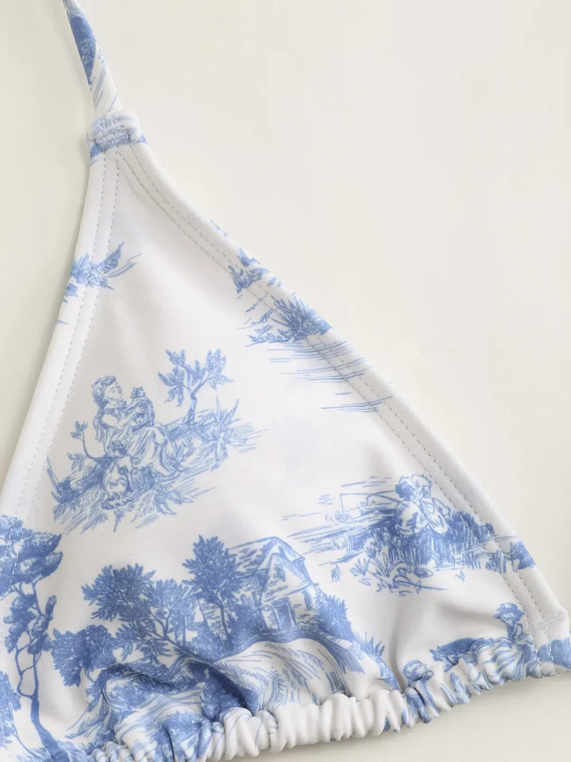 Ensemble bikini dos nu motif toile de Jouy avec sarong assorti