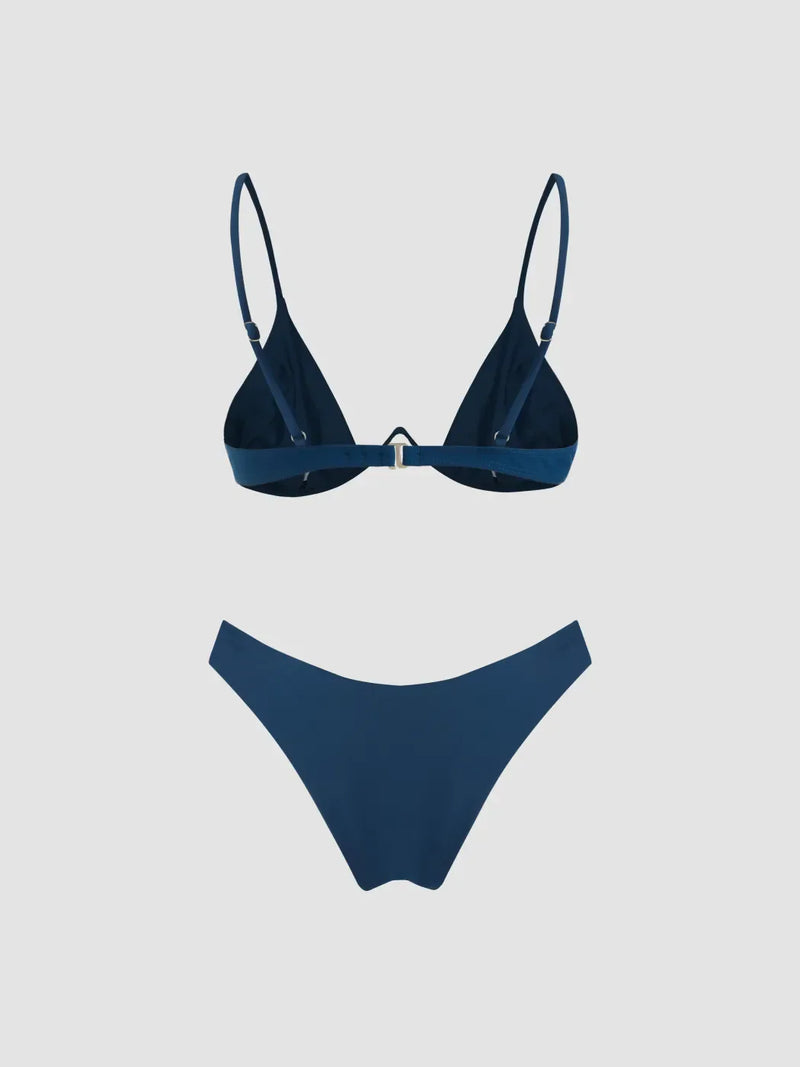 Ensemble bikini uni à armatures col V avec bretelles réglables