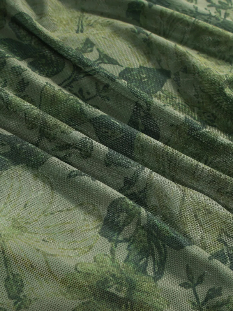 Bikini triangle dos nu à col halter avec sarong floral assorti