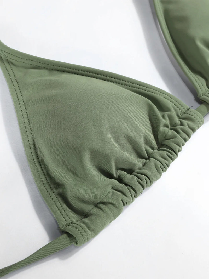 Bikini triangle dos nu à col halter avec sarong floral assorti