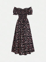 Robe à fleurs épaules dénudées et fente mi-longue