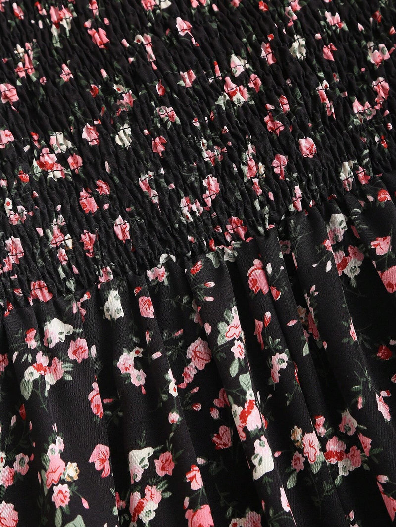 Robe à fleurs épaules dénudées et fente mi-longue