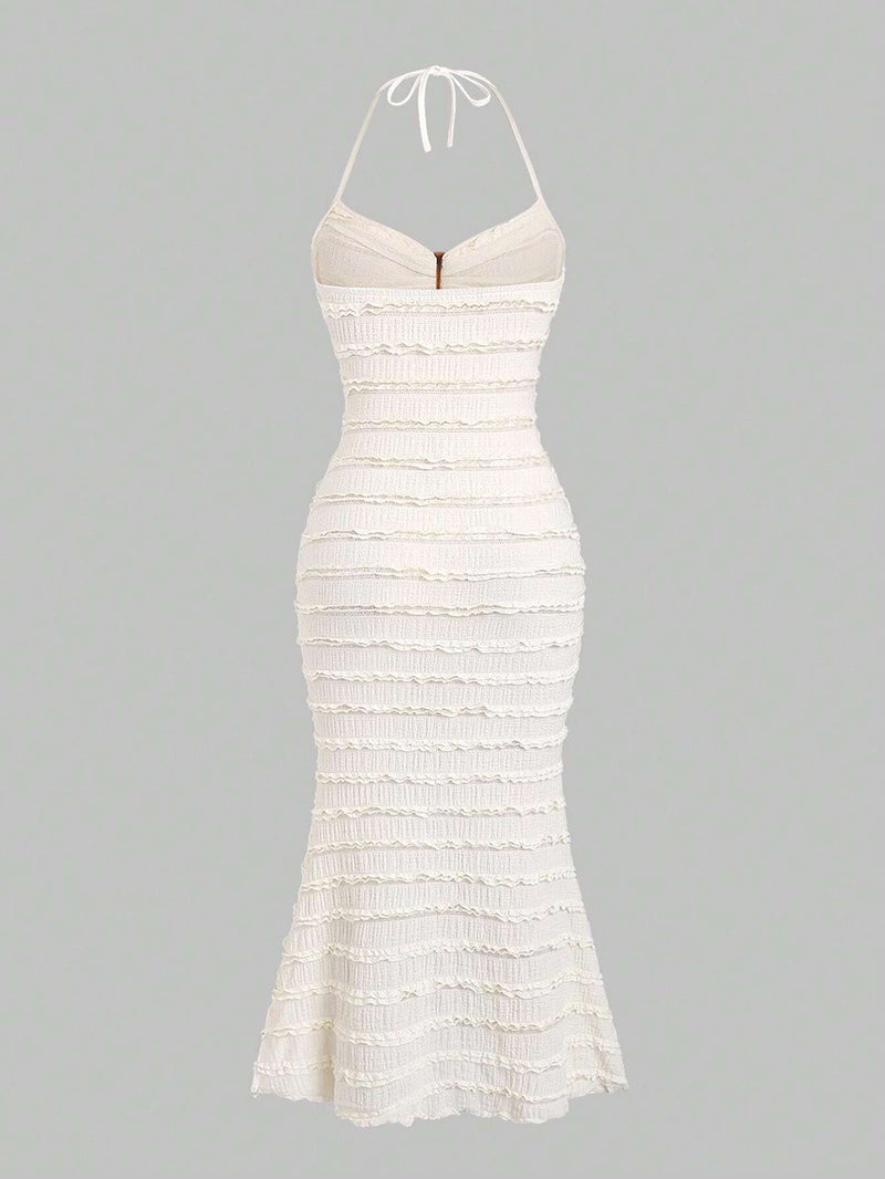 Robe longue ras-du-cou avec anneau à dos-nu et ourlet volanté