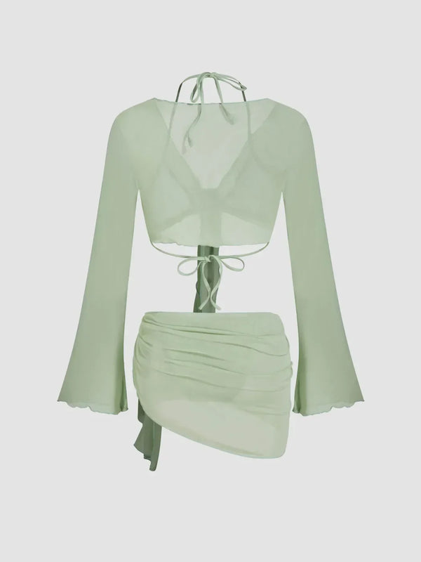 Ensemble bikini triangle col montant noué avec tenue de plage en maille