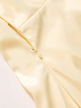 Robe longue en satin à col V croisé coupe sirène asymétrique