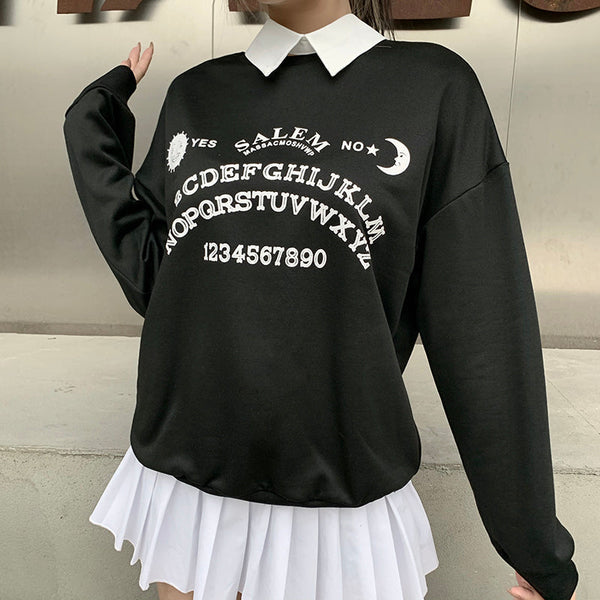 Loose sweatshirt with removable collar