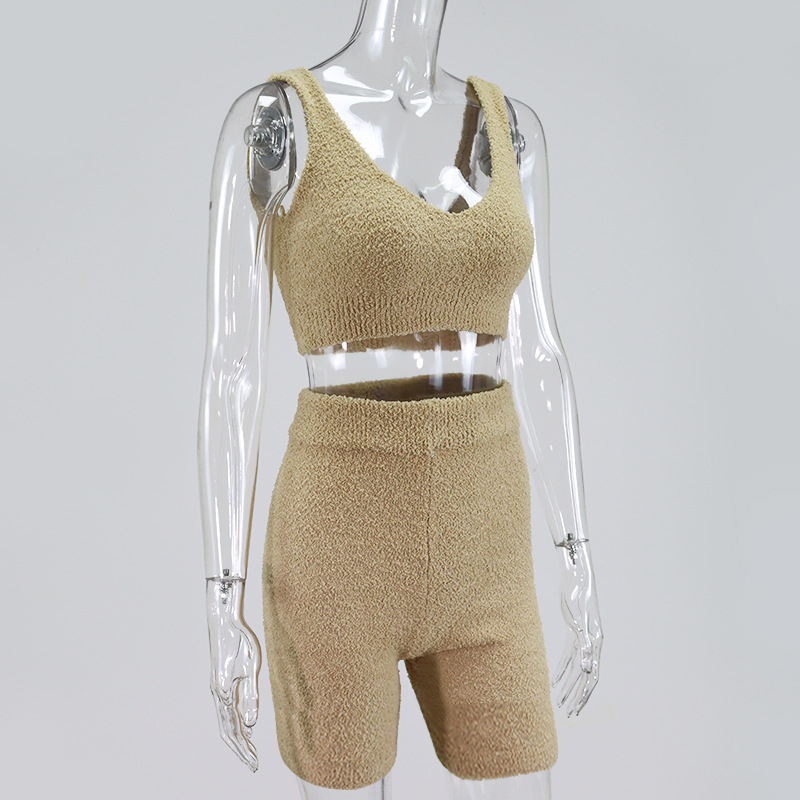 Two-piece sleeveless sweater shorts