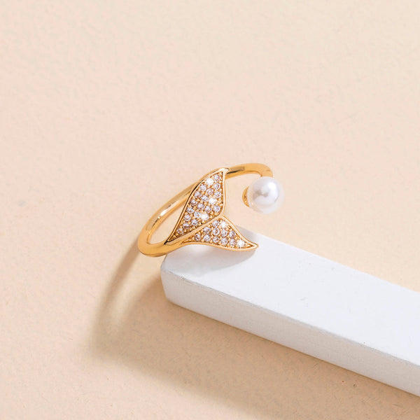 Pearl Tail Zircon Ring