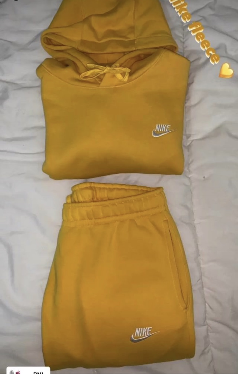 Ensemble Nike fleece moutarde 🌟