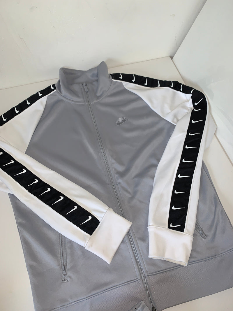 Ensemble nike taped