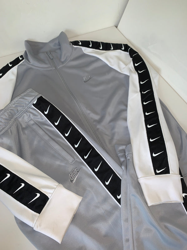 Ensemble nike taped