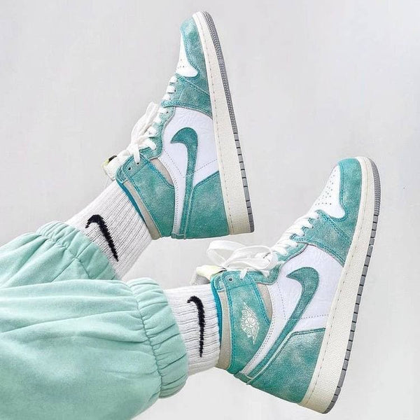 AIR JORDAN 1 RETRO HIGH TURBO GREEN FLIGHT NOSTALGLIA