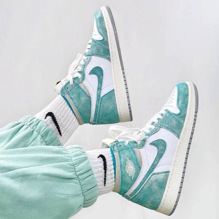 AIR JORDAN 1 RETRO HIGH TURBO GREEN FLIGHT NOSTALGLIA